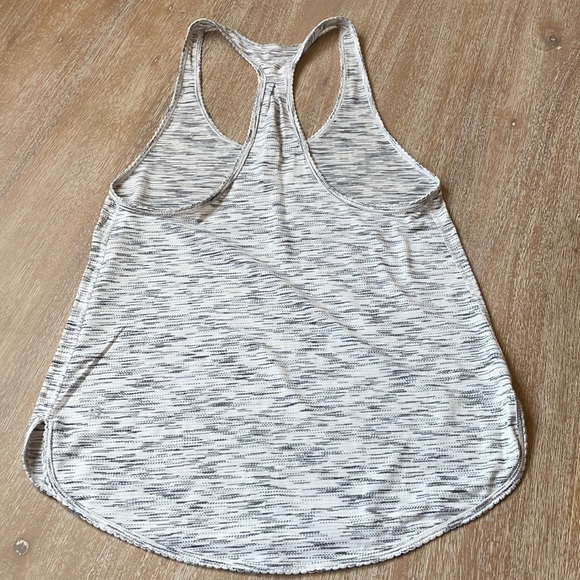 Lululemon Essential Tank Gray and White Size 6 - Picture 5 of 6